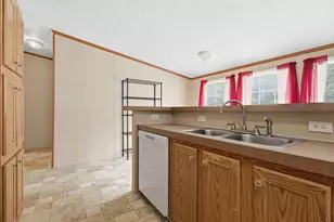 135 Hotel Branch Ln, Richlands, NC 28574 - Photo 5