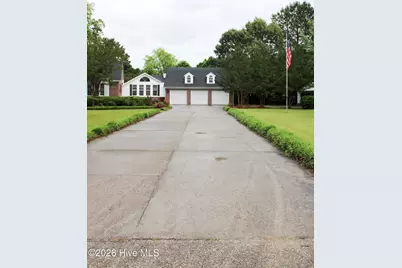 609 Robeson Avenue, Lake Waccamaw, NC 28450 - Photo 5