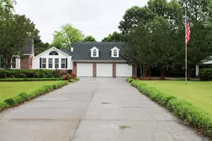 609 Robeson Ave, Lake Waccamaw, NC 28450 - Photo 5