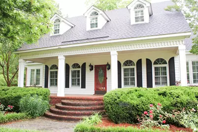 609 Robeson Avenue, Lake Waccamaw, NC 28450 - Photo 1
