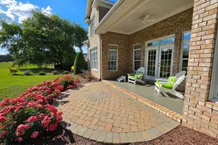 415 Honeysuckle Ct, Greenville, NC 27834 - Photo 9