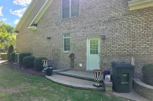 415 Honeysuckle Ct, Greenville, NC 27834 - Photo 5