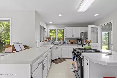 518 Chadwick Shores Drive, Sneads Ferry, NC 28460 - Photo 5