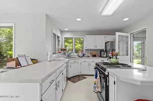518 Chadwick Shores Dr, Sneads Ferry, NC 28460 - Photo 5