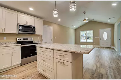 2044 N Tanglewood Drive SW, Supply, NC 28462 - Photo 5