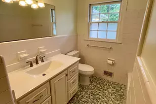 106 W Berkshire Rd, Greenville, NC 27858 - Photo 17