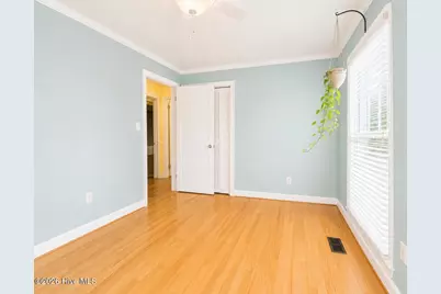 305 Lakeview Avenue, Lake Waccamaw, NC 28450 - Photo 27