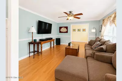 305 Lakeview Avenue, Lake Waccamaw, NC 28450 - Photo 7