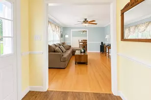 305 Lakeview Ave, Lake Waccamaw, NC 28450 - Photo 5