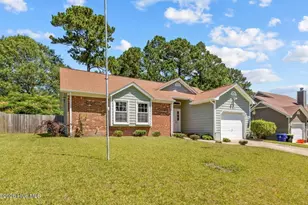 2625 Idlebrook Cir, Piney Green, NC 28544 - Photo 1