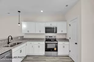 717 Cross Brg Wy, Sneads Ferry, NC 28460 - Photo 3