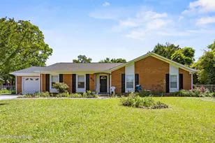 102 Greenbriar Dr, Jacksonville, NC 28546 - Photo 1