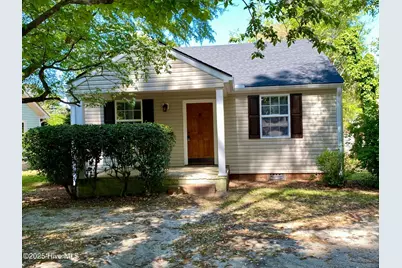 513 W Chapin Road, Aberdeen, NC 28315 - Photo 1