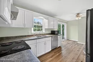 604 Augusta Ave, Carolina Beach, NC 28428 - Photo 15
