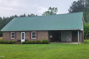 581 Hallsboro Rd, Clarkton, NC 28433 - Photo 1