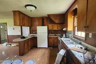 581 Hallsboro Rd, Clarkton, NC 28433 - Photo 11