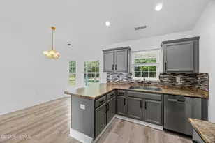 105 Henry Giddeons Dr, Teachey, NC 28464 - Photo 5