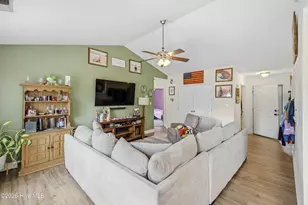 104 Van Riggs Rd, Hubert, NC 28539 - Photo 5