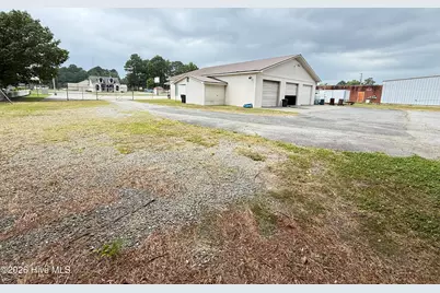 906 N Breazeale Avenue, Mount Olive, NC 28365 - Photo 17