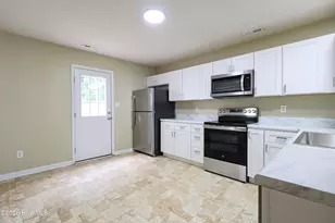 2033 Brandymill Ln, Jacksonville, NC 28546 - Photo 5