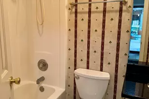 2806 Mulberry Ln, Greenville, NC 27858 - Photo 9