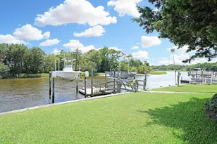 115 SW Yacht Dr, Oak Island, NC 28465 - Photo 7