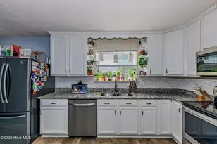 408 Cardinal Rd, Jacksonville, NC 28546 - Photo 11