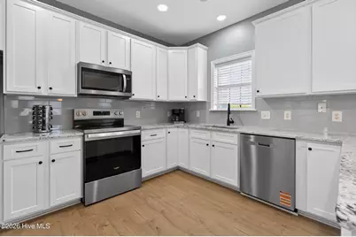 111 Hanby Avenue, Carolina Beach, NC 28428 - Photo 11