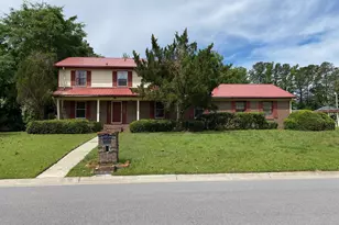 218 Parkwood Dr, Jacksonville, NC 28546 - Photo 1