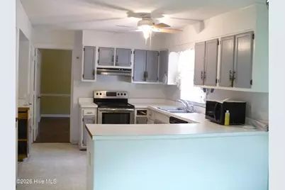 218 Parkwood Drive, Jacksonville, NC 28546 - Photo 3