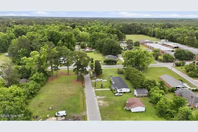 100 Queen Street, Tabor City, NC 28463 - Photo 9