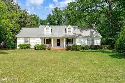 218 N Duplin Street, Wallace, NC 28466 - Photo 1