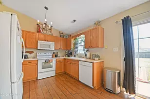 200 Essex Ct, Richlands, NC 28574 - Photo 7