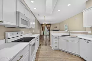 1034 Avenshire Cir, Wilmington, NC 28412 - Photo 9