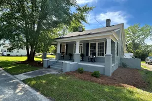 319 W Grubb St, Hertford, NC 27944 - Photo 1