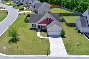517 New Hanover Trl, Jacksonville, NC 28546 - Photo 3
