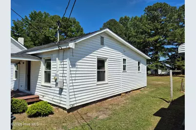 502 S Sycamore Street, Fremont, NC 27830 - Photo 3