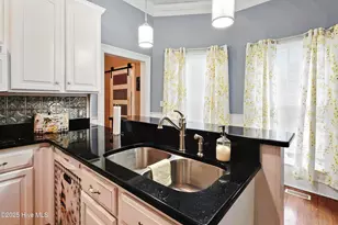 207 S Walker St, Burgaw, NC 28425 - Photo 9