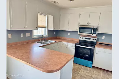 1205 Cross Creek Circle #B-6, Greenville, NC 27834 - Photo 5