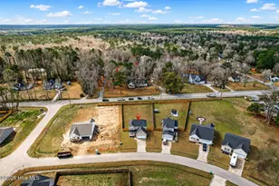 205 W Theriault Ct, Jacksonville, NC 28540 - Photo 35