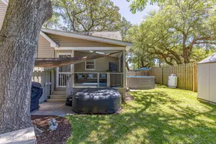 313 E Brown St, Southport, NC 28461 - Photo 7