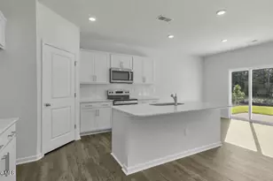 718 Lazy Elm Ln, Aberdeen, NC 28315 - Photo 5