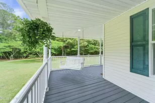 295 Mayberry Ln, Richlands, NC 28574 - Photo 9