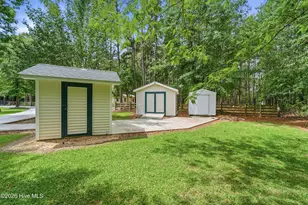 295 Mayberry Ln, Richlands, NC 28574 - Photo 5