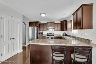 105 Cavalier Dr, Jacksonville, NC 28546 - Photo 9