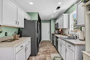 102 Blossom Court, Maple Hill, NC 28454 - Photo 11