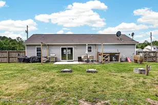 102 Blossom Court, Maple Hill, NC 28454 - Photo 23