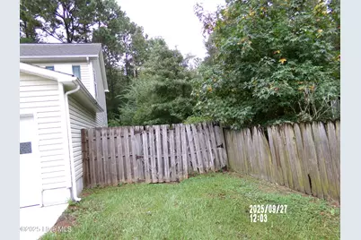 624 Walnut Drive, Jacksonville, NC 28540 - Photo 5