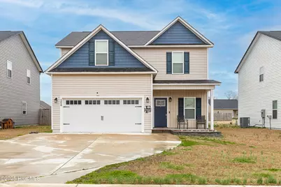 304 E Franck Street, Richlands, NC 28574 - Photo 1