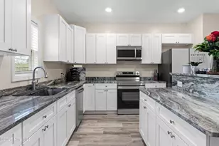 304 E Franck St, Richlands, NC 28574 - Photo 5